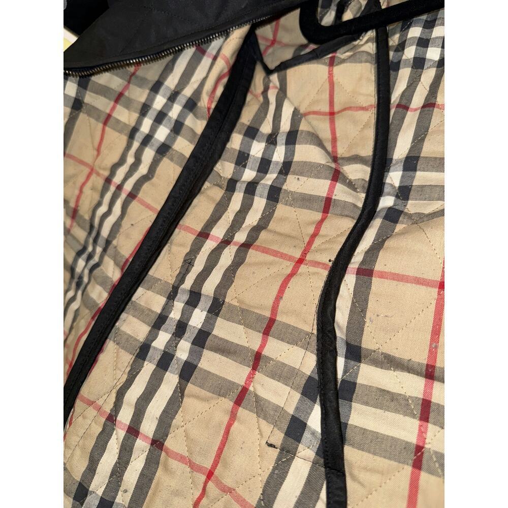 Burberry Quilted Jacket in Black - Good Condition - Picture 6 of 7